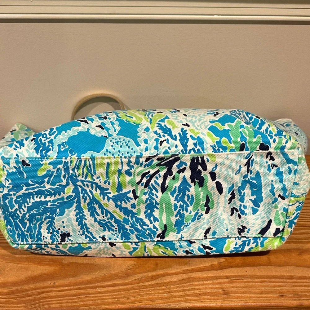 Lilly Pulitzer Vibrant Blue and Green Tote Bag - Picture 3 of 6